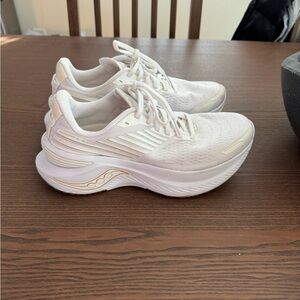 Saucony Women’s Endorphin Shift 3